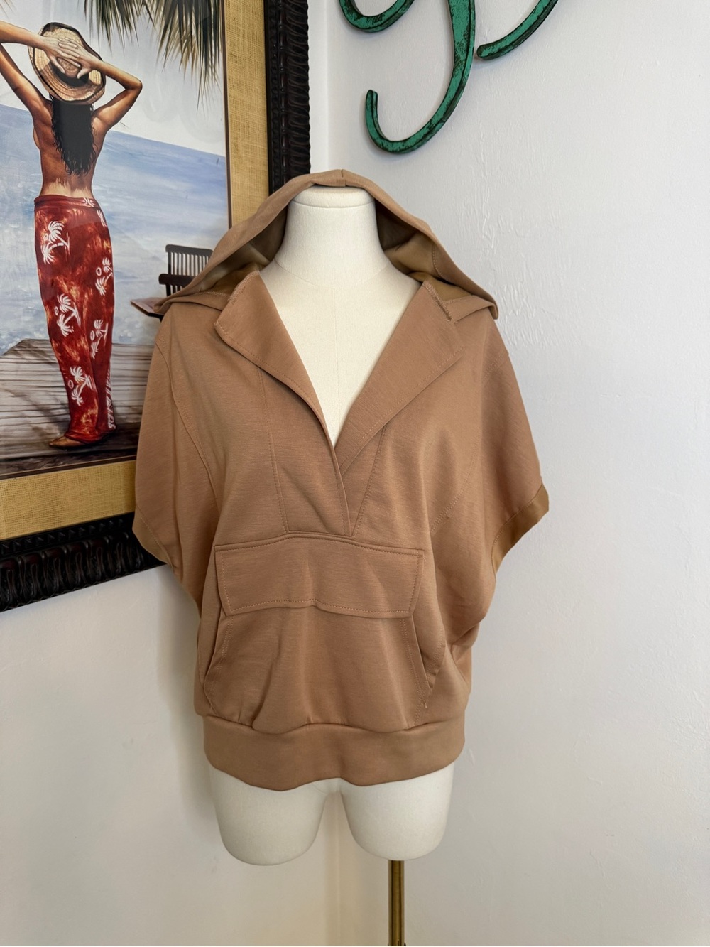 BUCKETLIST Short Sleeve Hoodie in Camel Brown
